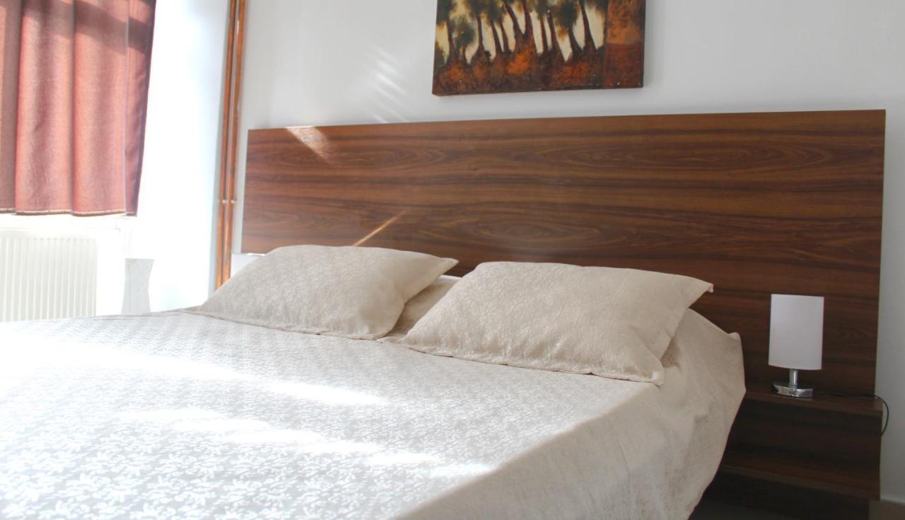 Hotel Kika Приштина Экстерьер фото